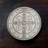 Medal św. Benedykta (PAX, średnica: ok. 20 cm, drewno bukowe)