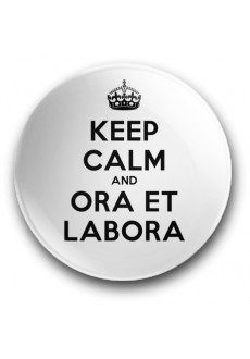 Keep calm and ora et labora (przypinka, wersja biała, średnica – 56 mm)